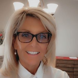 Meet your Posher, Pamela